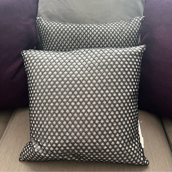X2 Ash & Dans Addy Decorative Pillow in Black/Grey Size 16′ x 16” NWT $330 - Picture 3 of 8